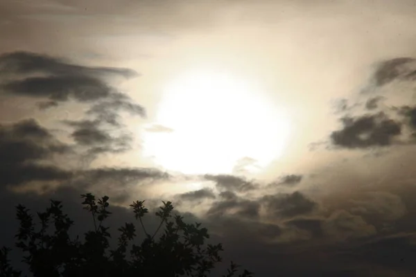 Pôr Sol Noite Nuvens Amarelas — Fotografia de Stock