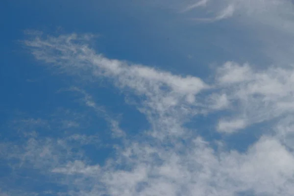 Piękne Niebo Chmury Sierpniu — Zdjęcie stockowe