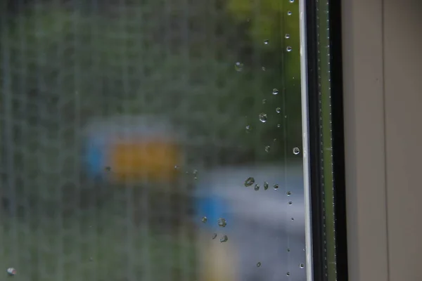 Wasser Tropft Nach Regen Auf Die Fensterscheibe — Stockfoto