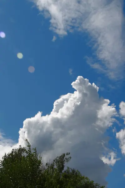 Céu Azul Bonito Nuvens Brancas Agosto — Fotografia de Stock