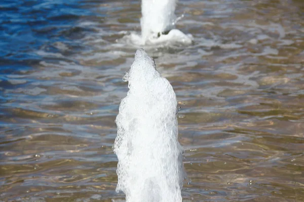 Jets Eau Dans Une Fontaine Ville Août — Photo