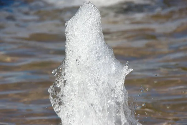 Wasserstrahlen Einem Stadtbrunnen August — Stockfoto