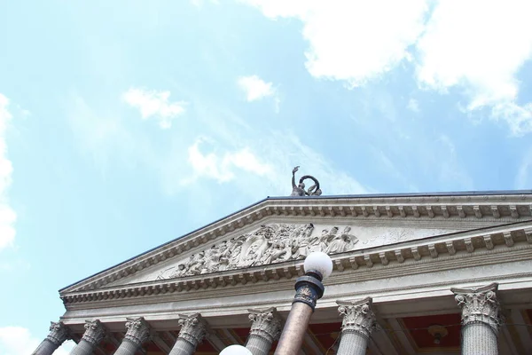 Ternopil 'deki Taras Shevchenko Tiyatrosu' nun eski binası.