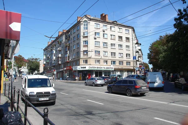 Old Soviet Apartment Building City Center —  Fotos de Stock