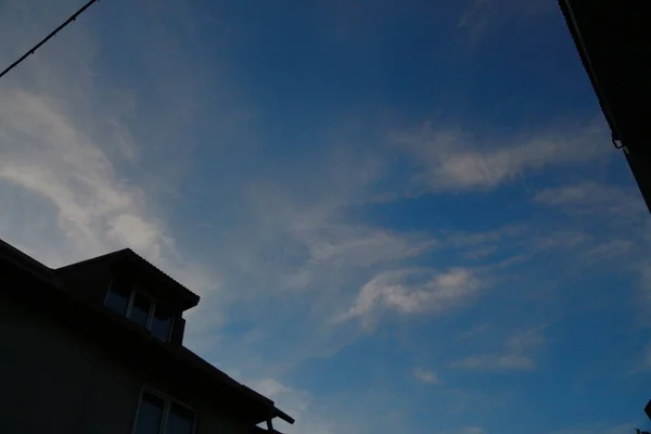 Cielo Azul Nubes Blancas Otoño Atardecer Por Noche — Foto de Stock