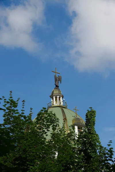 Zöld Tető Egy Nagy Templom Ternopil — Stock Fotó