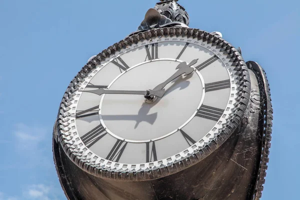 Zwarte Metalen Straatklok Ternopil Oekraïne — Stockfoto