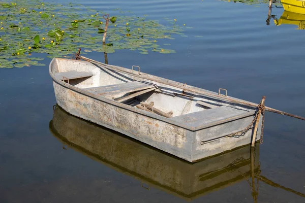 Gammal Liten Båt Vallen Ternopil Damm Augusti — Stockfoto