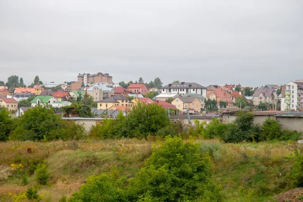 Domy Prywatne Przedmieściach Sierpień — Zdjęcie stockowe