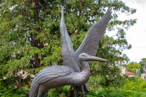 Skulptur Storkar Nära Det Gamla Slottet Ternopil Ukraina — Stockfoto