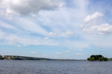 Avrupa 'daki en büyük yapay durum ve yerleşim alanının panoraması. Ternopil, Ukrayna