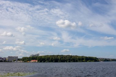 Avrupa 'daki en büyük yapay durum ve yerleşim alanının panoraması. Ternopil, Ukrayna