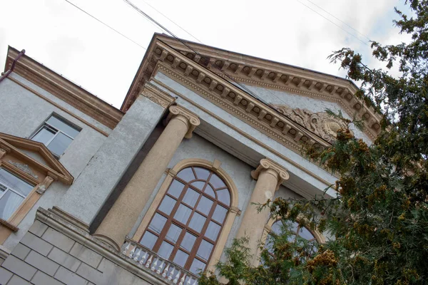 Voorzijde Van Een Schoolgebouw Ternopil Straat Hrushevskoho — Stockfoto