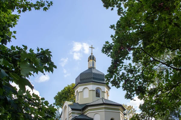 Ternopil Deki Ukrayna Kilisesinin Çatısında — Stok fotoğraf