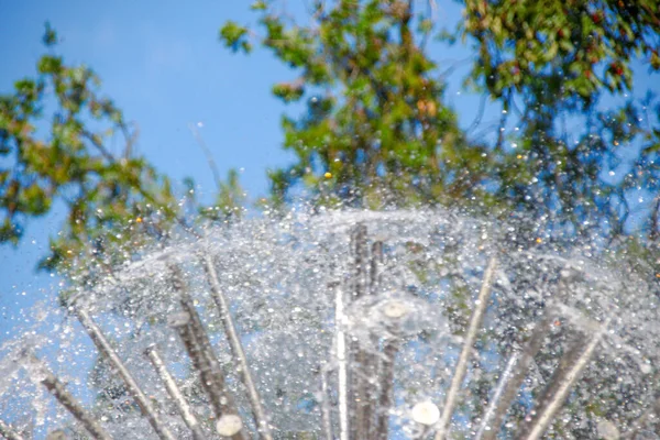 Hermosos Chorros Agua Una Fuente Clima Caliente Julio — Foto de Stock