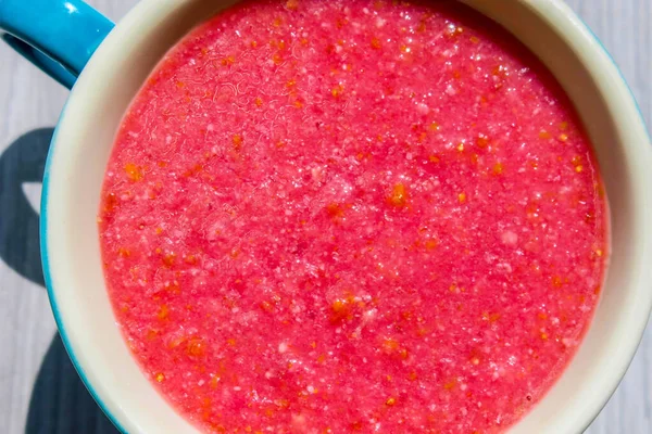 Beau Smoothie Aux Fruits Rouges Dans Une Tasse — Photo