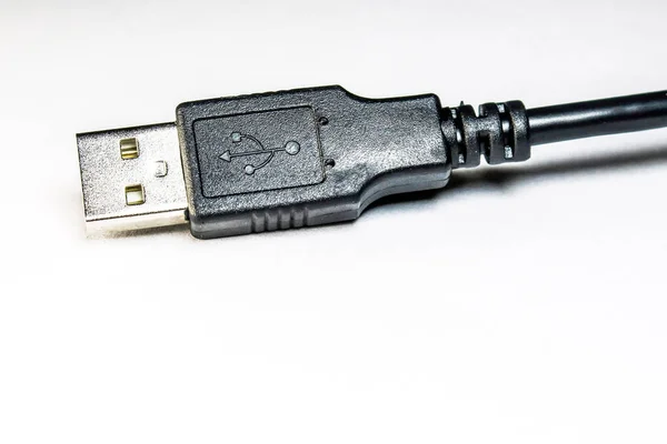 Usb Kabel Für Personal Computer Auf Weißem Hintergrund — Stockfoto