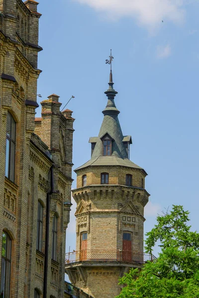 Una Antigua Hermosa Casa Ladrillo Que Opera Universidad —  Fotos de Stock