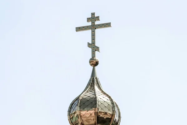 Eski Hıristiyan Kilisesinin Çatısı Teneke Kaplıdır — Stok fotoğraf