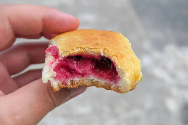 Köstlicher Hausgemachter Kuchen Mit Kirschen — Stockfoto