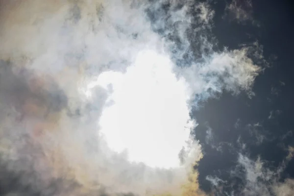Hermoso Cielo Azul Verano Nubes Blancas Día Soleado —  Fotos de Stock