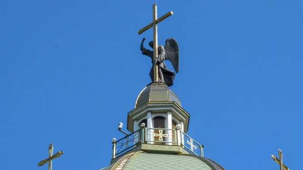Escultura Anjo Com Uma Cruz Cúpula Igreja Greco Católica Ucraniana — Fotografia de Stock