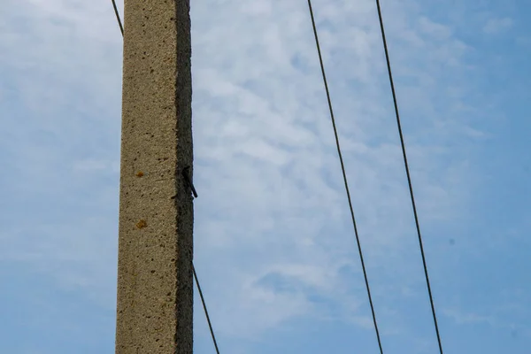 Líneas Eléctricas Sobre Fondo Cielo Azul — Foto de Stock