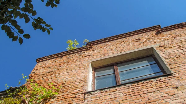 Uma Casa Emergência Abandonada Tijolos Muito Antiga Ternopil Ucrânia — Fotografia de Stock