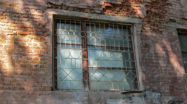 Une Très Vieille Maison Urgence Brique Abandonnée Ternopil Ukraine — Photo