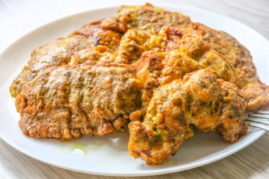 Baharatlı kızarmış tavuk pirzolası