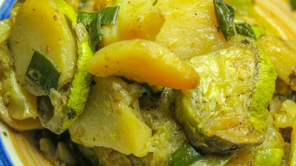 Patate Fritte Zucchine Piatto — Foto Stock