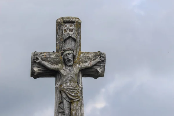 Cruz Pedra Uma Sepultura Cemitério Cristão — Fotografia de Stock