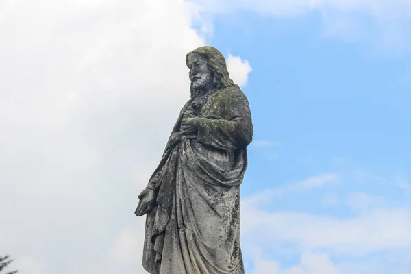 Scultura Pietra Sulla Tomba Cimitero Cristiano — Foto Stock