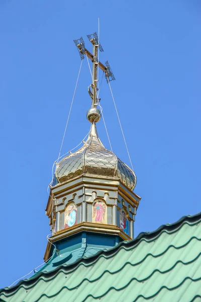 Telhado Antiga Igreja Cristã Coberto Com Estanho — Fotografia de Stock