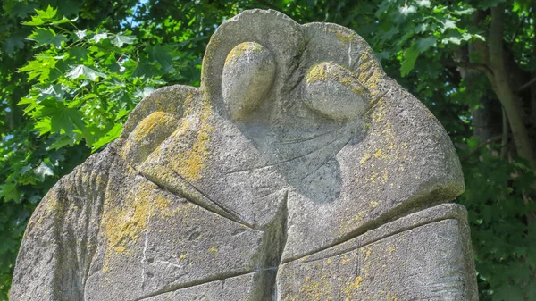 Sculpture Pierre Sur Tombe Dans Cimetière Chrétien — Photo