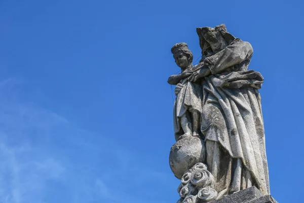 Escultura Piedra Sobre Tumba Cementerio Cristiano — Foto de Stock