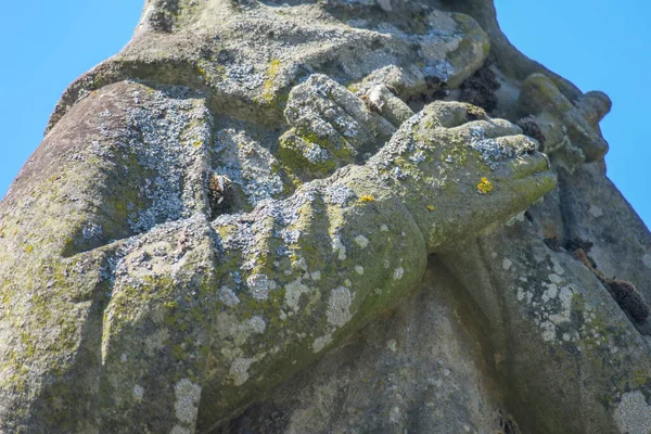 Sculpture Pierre Sur Tombe Dans Cimetière Chrétien — Photo