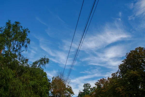 Beau Ciel Bleu Sur Nuages Blancs Août — Photo