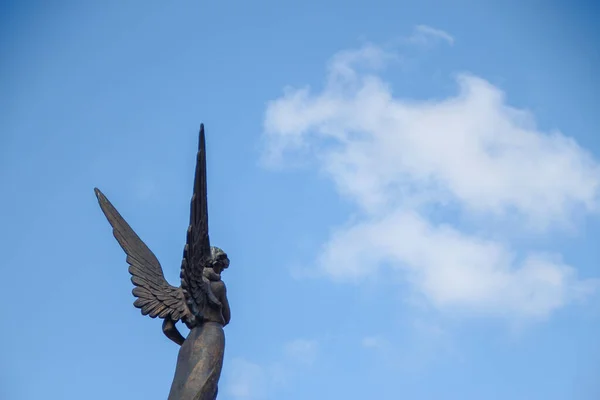 Speelgoedsculptuur Van Een Engel Een Man — Stockfoto