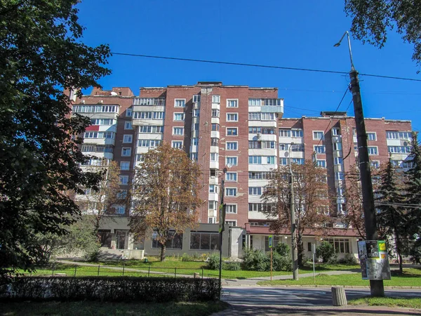 Fachada Prédio Apartamentos Residenciais Uma Área Residencial — Fotografia de Stock