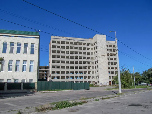 Betonmehrgeschossiges Rohbau Haus Stadtrand — Stockfoto