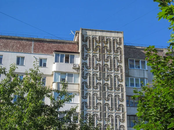 Fațada Unei Clădiri Apartamente Rezidențiale Într Zonă Rezidențială — Fotografie, imagine de stoc