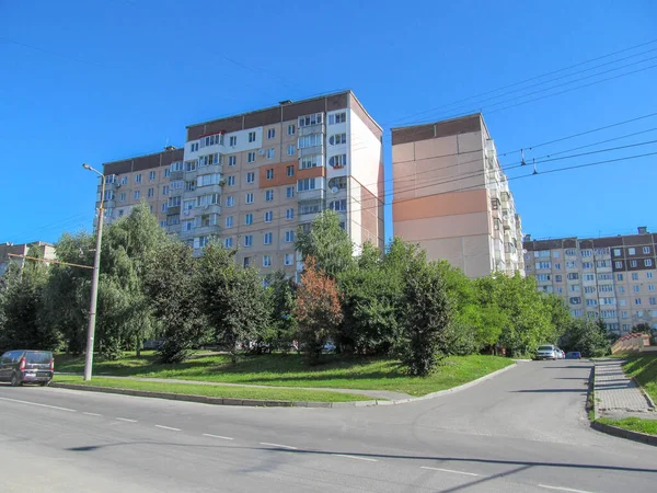 Fachada Edificio Residencial Una Zona Residencial — Foto de Stock