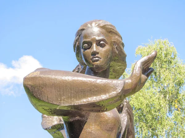 Памятник Женщине Символ Память Украинцев Погибших Афганистане Тернополь Украина — стоковое фото