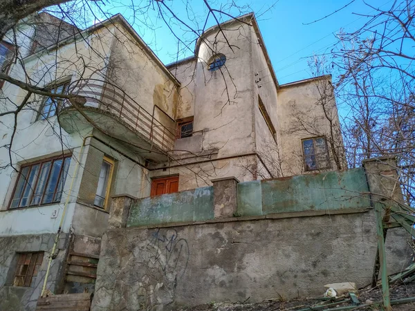 Die Fassade Eines Alten Hauses Einer Über 100 Jahre Alten — Stockfoto