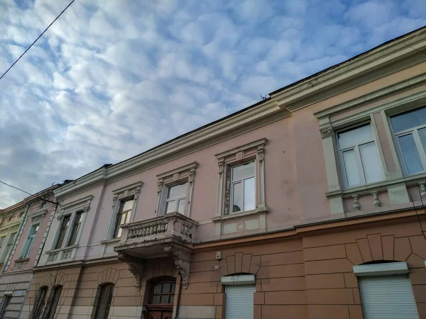 Fachada Una Casa Antigua Una Ciudad Más 100 Años —  Fotos de Stock