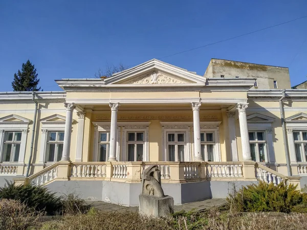 Gebouw Van Een Oud Huis Stad Het Voorjaar — Stockfoto