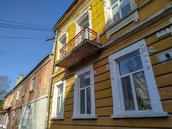 Fachada Una Antigua Casa Ciudad Primavera — Foto de Stock