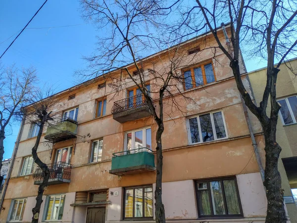 Fachada Una Antigua Casa Ciudad Primavera — Foto de Stock