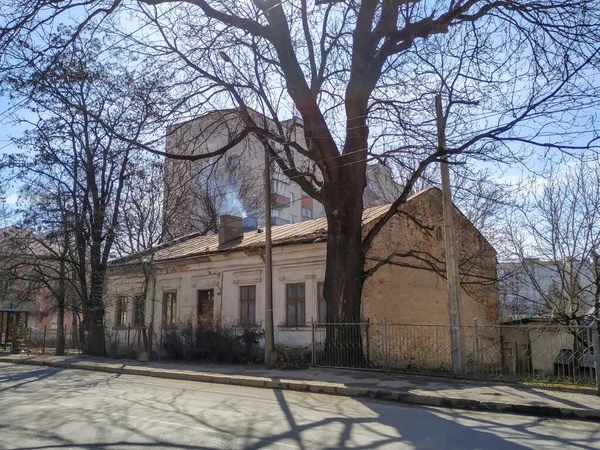 Façade Une Vieille Maison Dans Ville Printemps — Photo